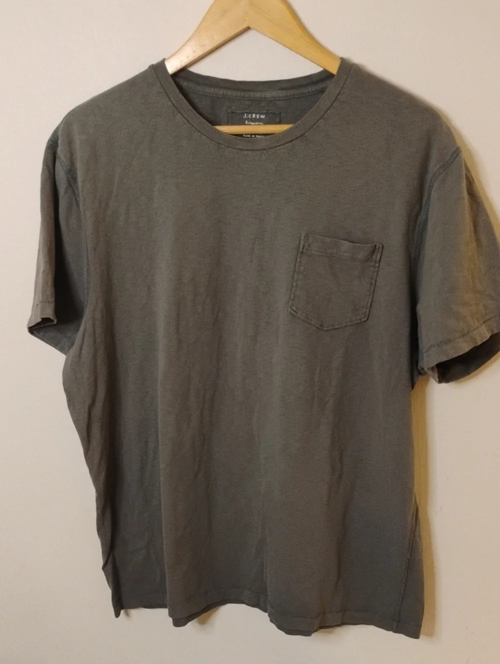 J. Crew Men's Short-Sleeve Pocket Tee in Olive Gray